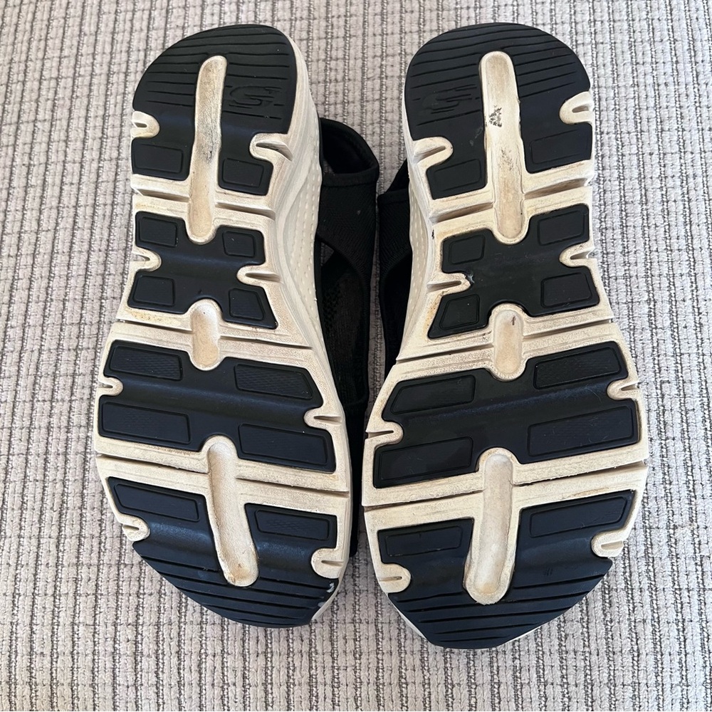 Skechers EUC Arch Fit City Catch Size 7 Black Women's Sandals with White Sole - Picture 3 of 3